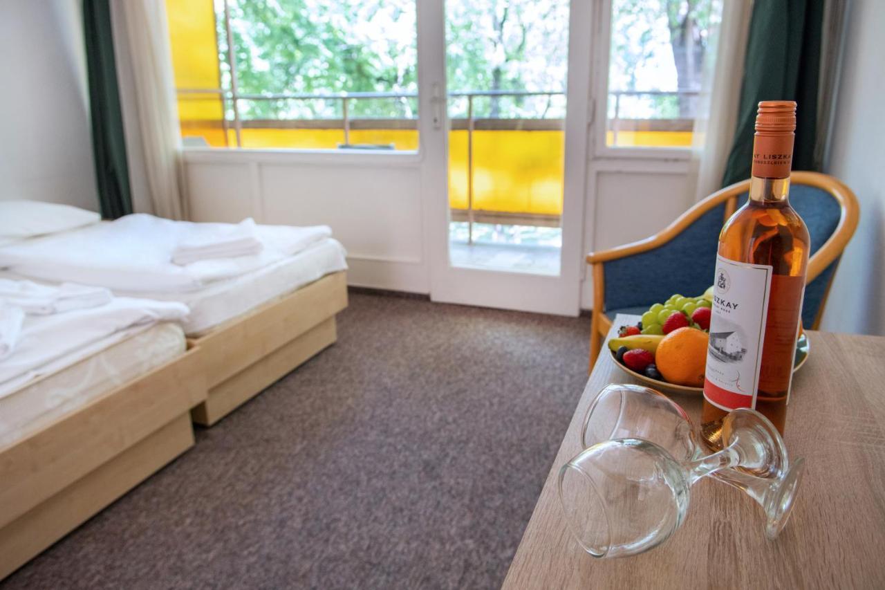Ce Napfeny Hotel Siofok Dış mekan fotoğraf
