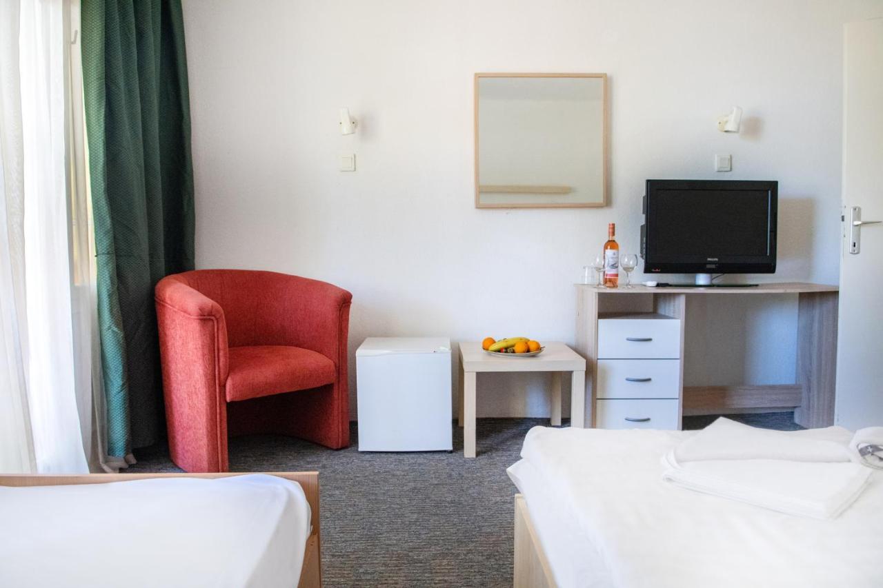 Ce Napfeny Hotel Siofok Dış mekan fotoğraf