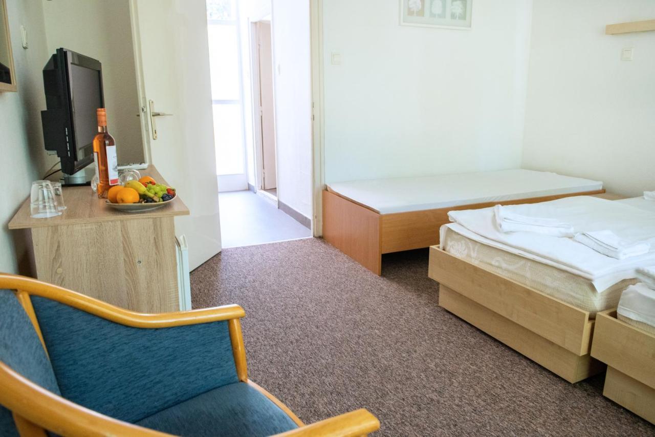 Ce Napfeny Hotel Siofok Dış mekan fotoğraf