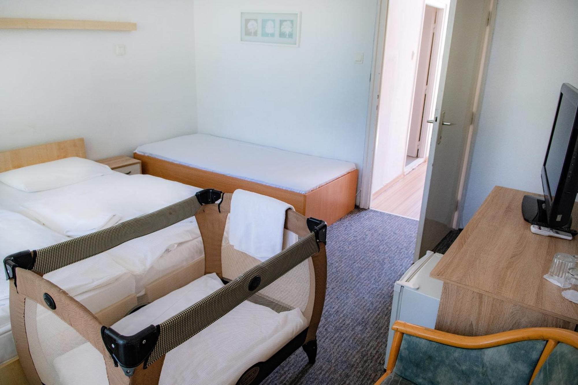 Ce Napfeny Hotel Siofok Dış mekan fotoğraf