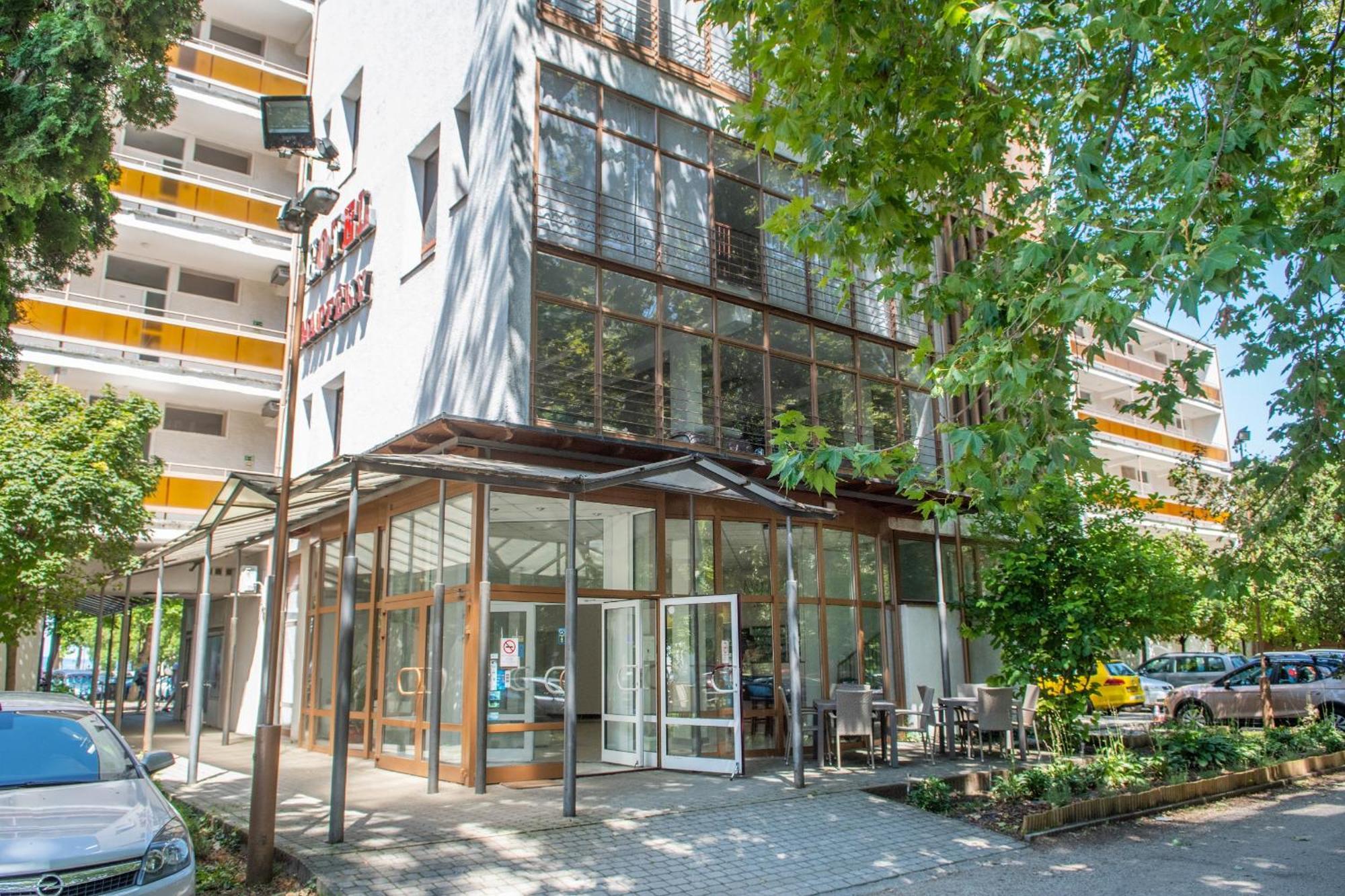 Ce Napfeny Hotel Siofok Dış mekan fotoğraf