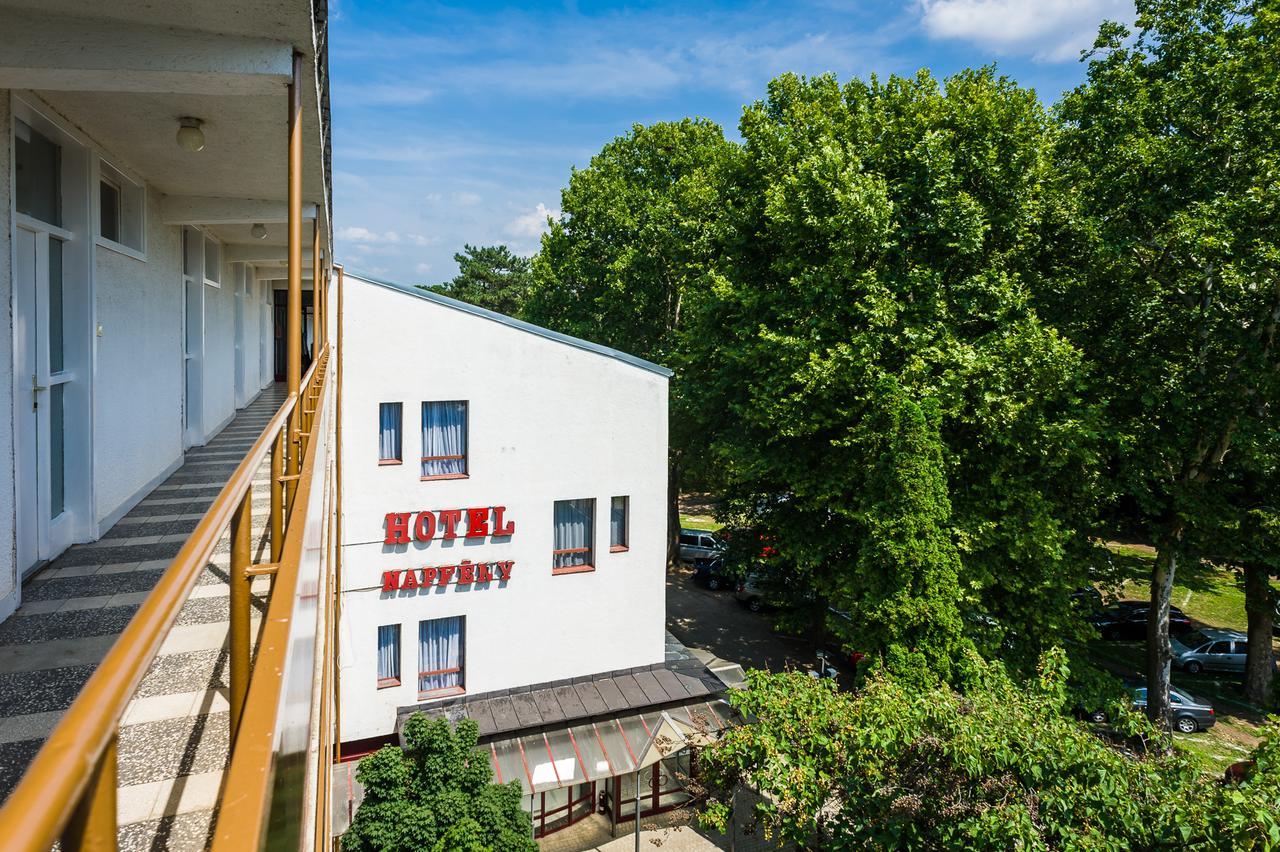Ce Napfeny Hotel Siofok Dış mekan fotoğraf